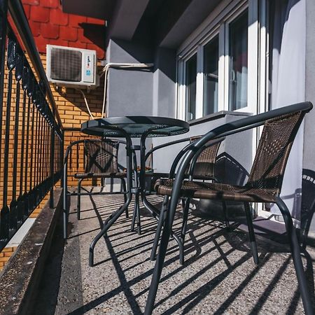 King Exclusive Suites Ni Екстериор снимка