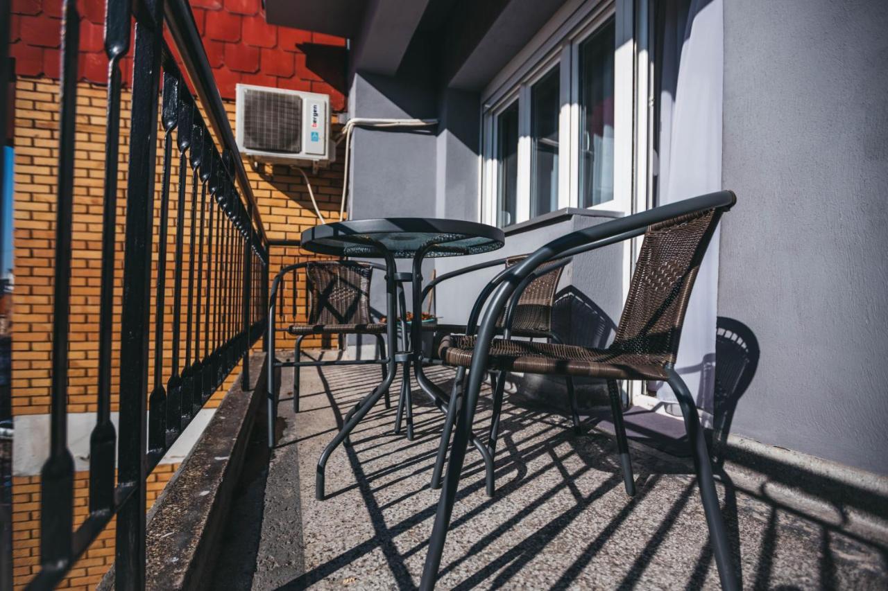 King Exclusive Suites Ni Екстериор снимка
